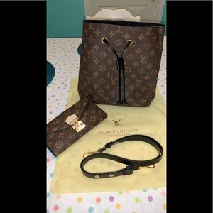 Bucket tote and wallet